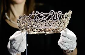 tiara with gloves - Copy